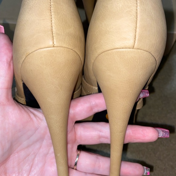 Faux Fur Platform Booties-Women Size 10-NEW, Never Worn - Picture 3 of 7